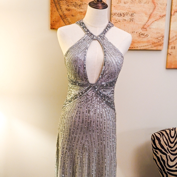 SVETLANA Super CUTE Beaded Sequined Formal Gown - Picture 3 of 7